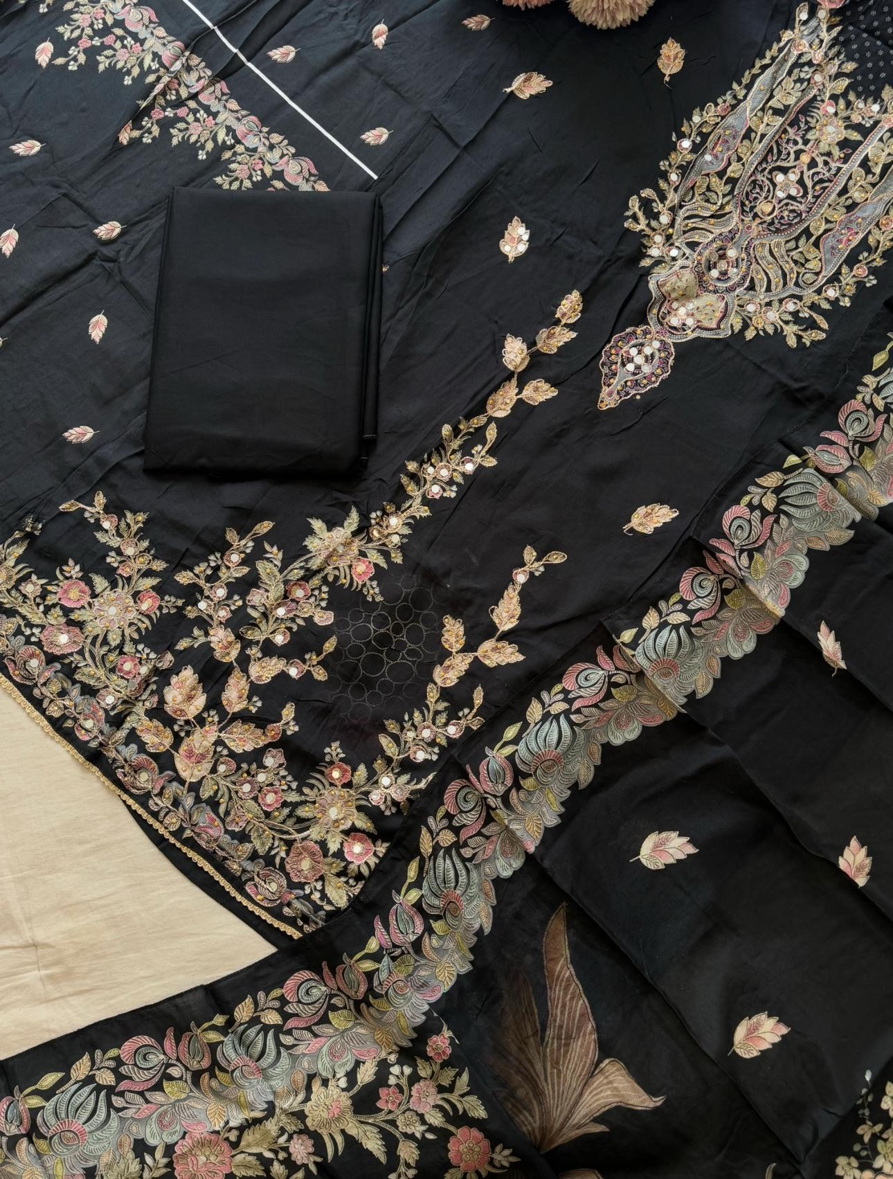 SHREE FABS KT 137 PAKISTANI FANCY MASLIN CONCEPT WITH AARI AND HAND WORK SUIT