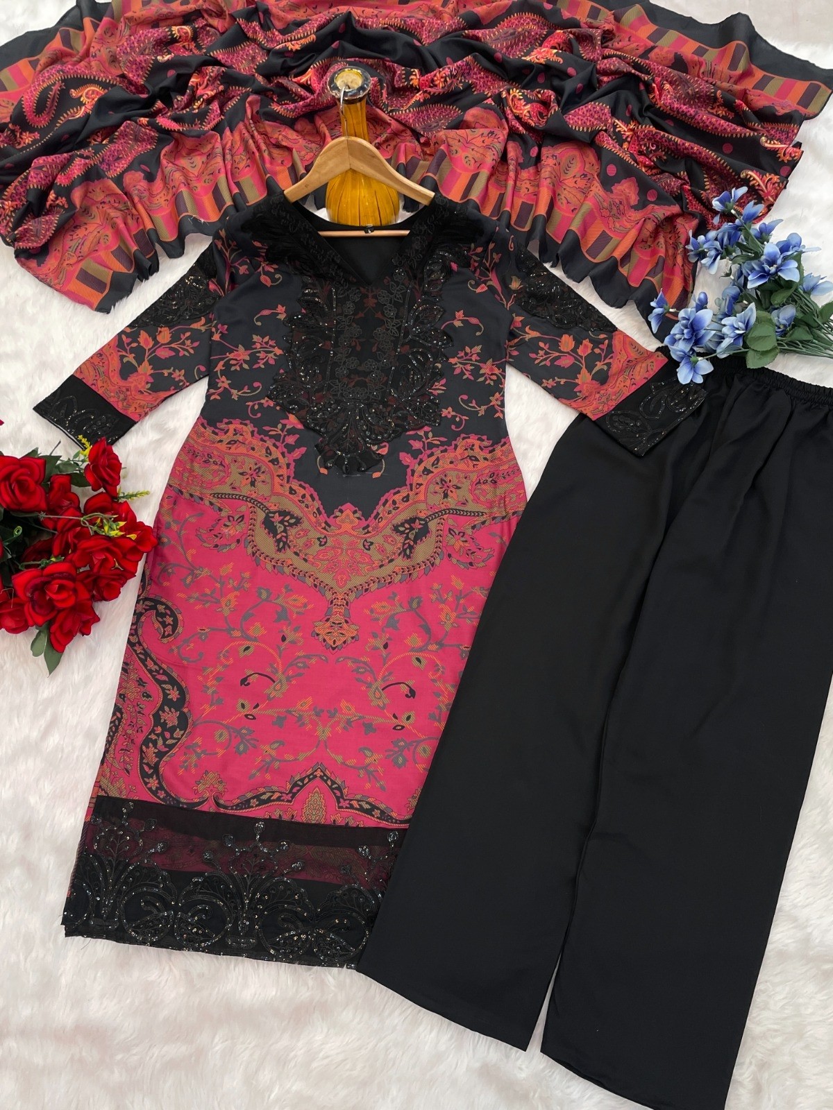 YD 029 PAKISTANI TREDING PACH WORK WITH PRINT KURATI PENT WITH DUPATTA SET 