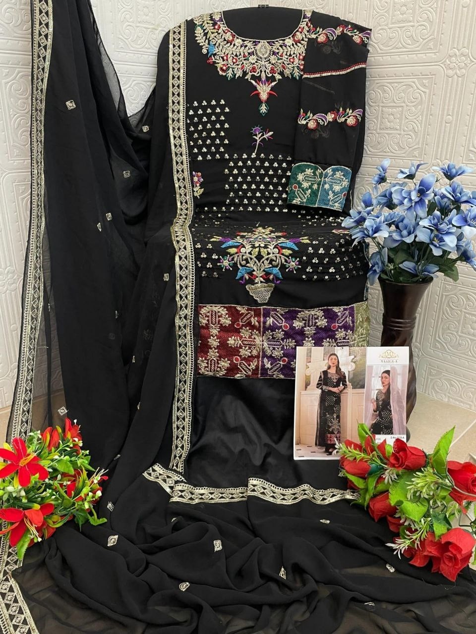 MAARIA-A 1139 PAKISTANI LEDIES DESIGNER SUIT WITH HEAVY EMBROIDERY WORK
