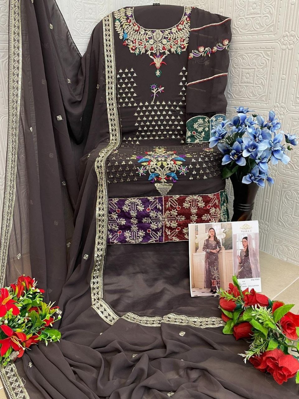 MAARIA-A 1139 PAKISTANI LEDIES DESIGNER SUIT WITH HEAVY EMBROIDERY WORK