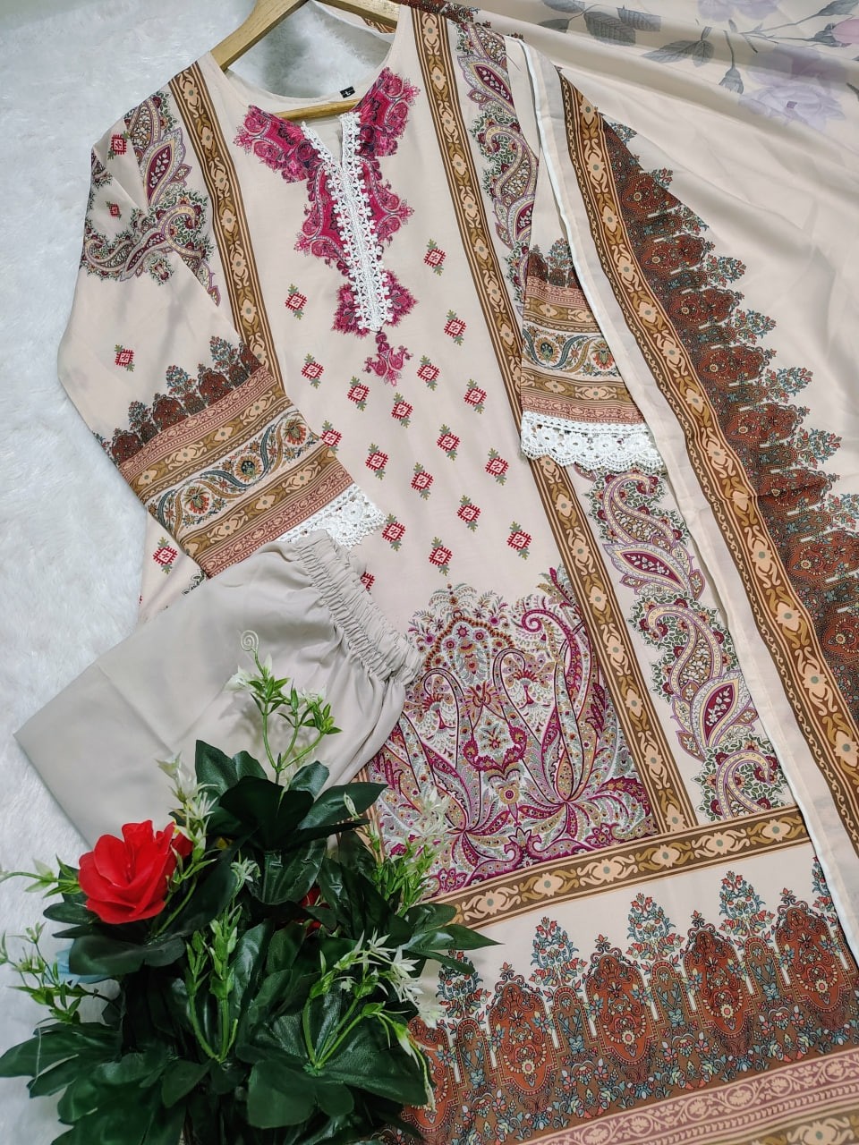 YD 035 PAKISTANI STYLISH KURATI SET ONLINE