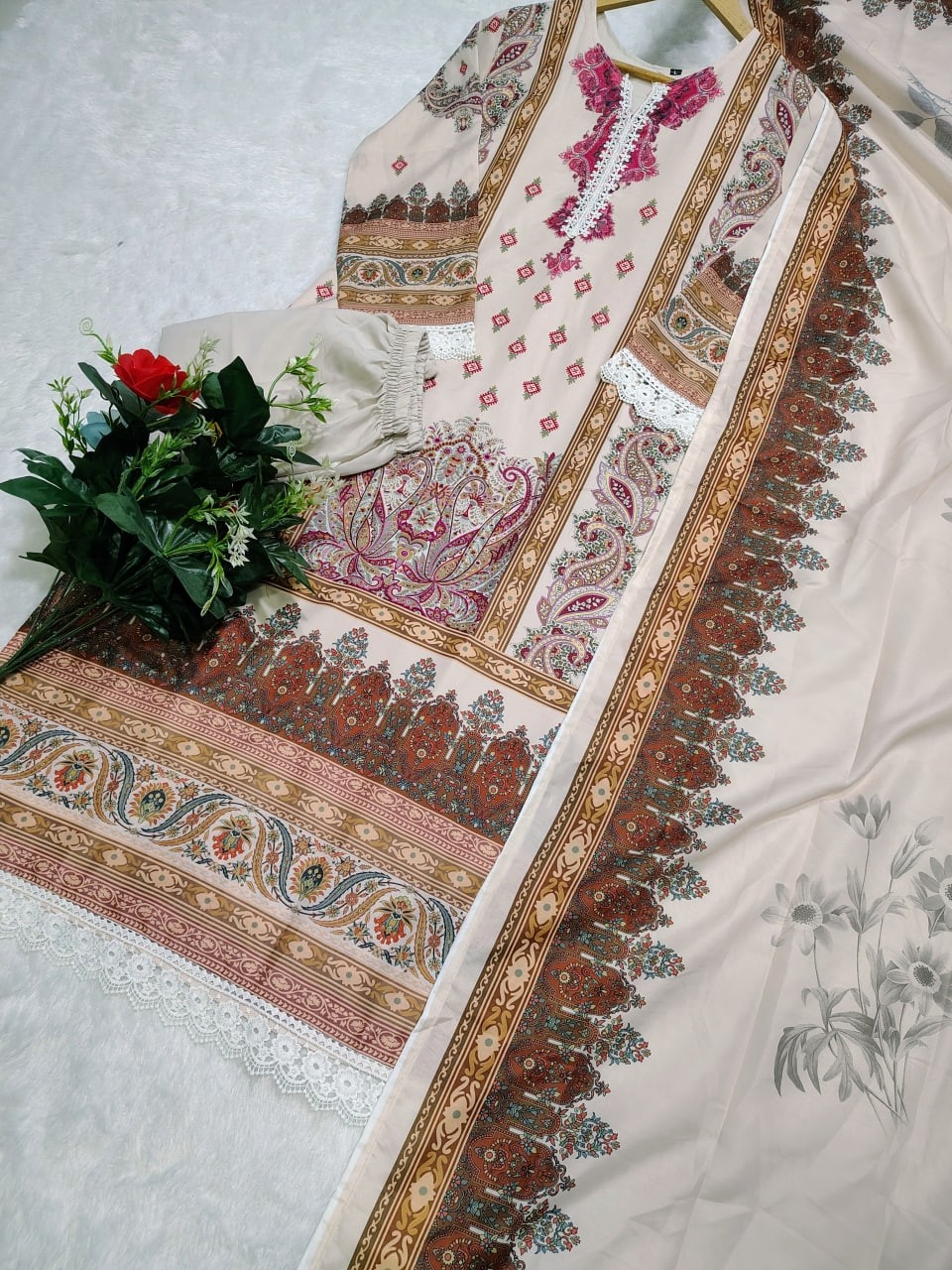 YD 035 PAKISTANI STYLISH KURATI SET ONLINE