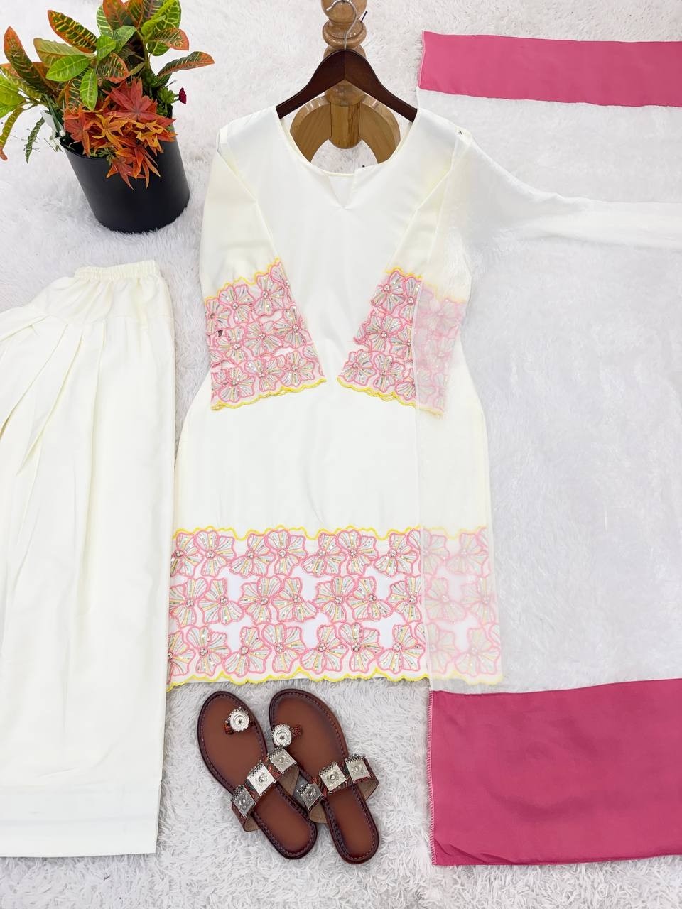 NSR 889 Elegant Pakistani Salwar Suit in Cream with Pink Embroidered Floral Work