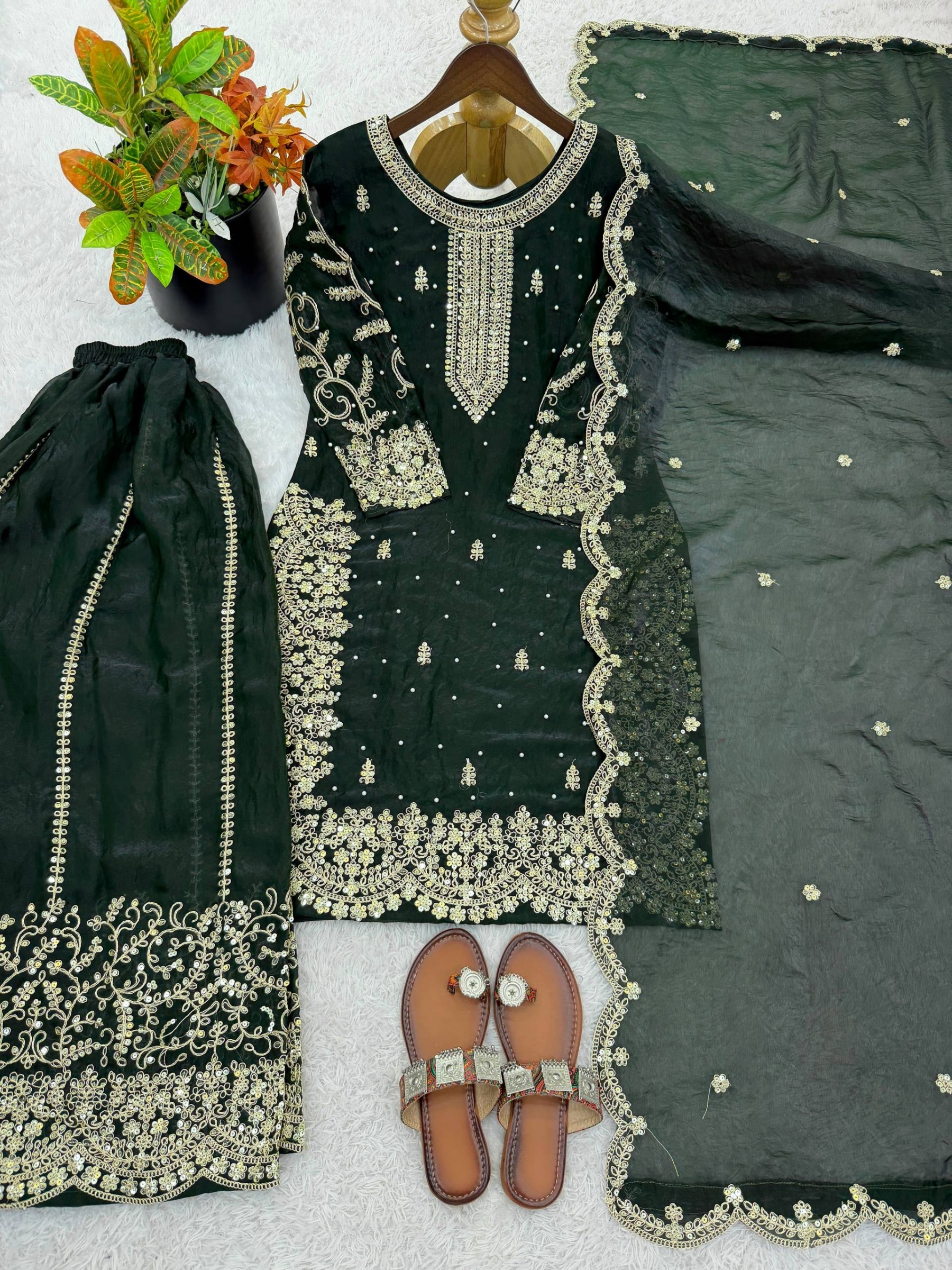  ZSR-3167 Premium Pakistani Salwar Suit for Women with Elegant Party Wear Look