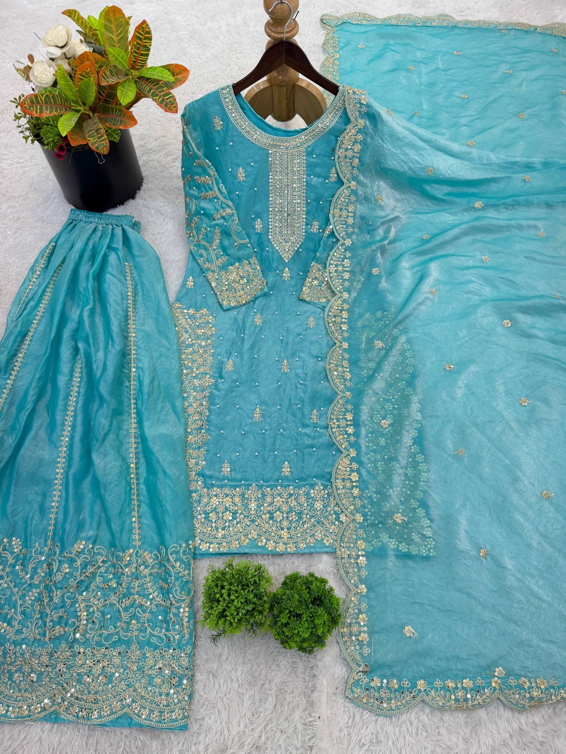 ZSR-3167 Premium Pakistani Salwar Suit for Women with Elegant Party Wear Look