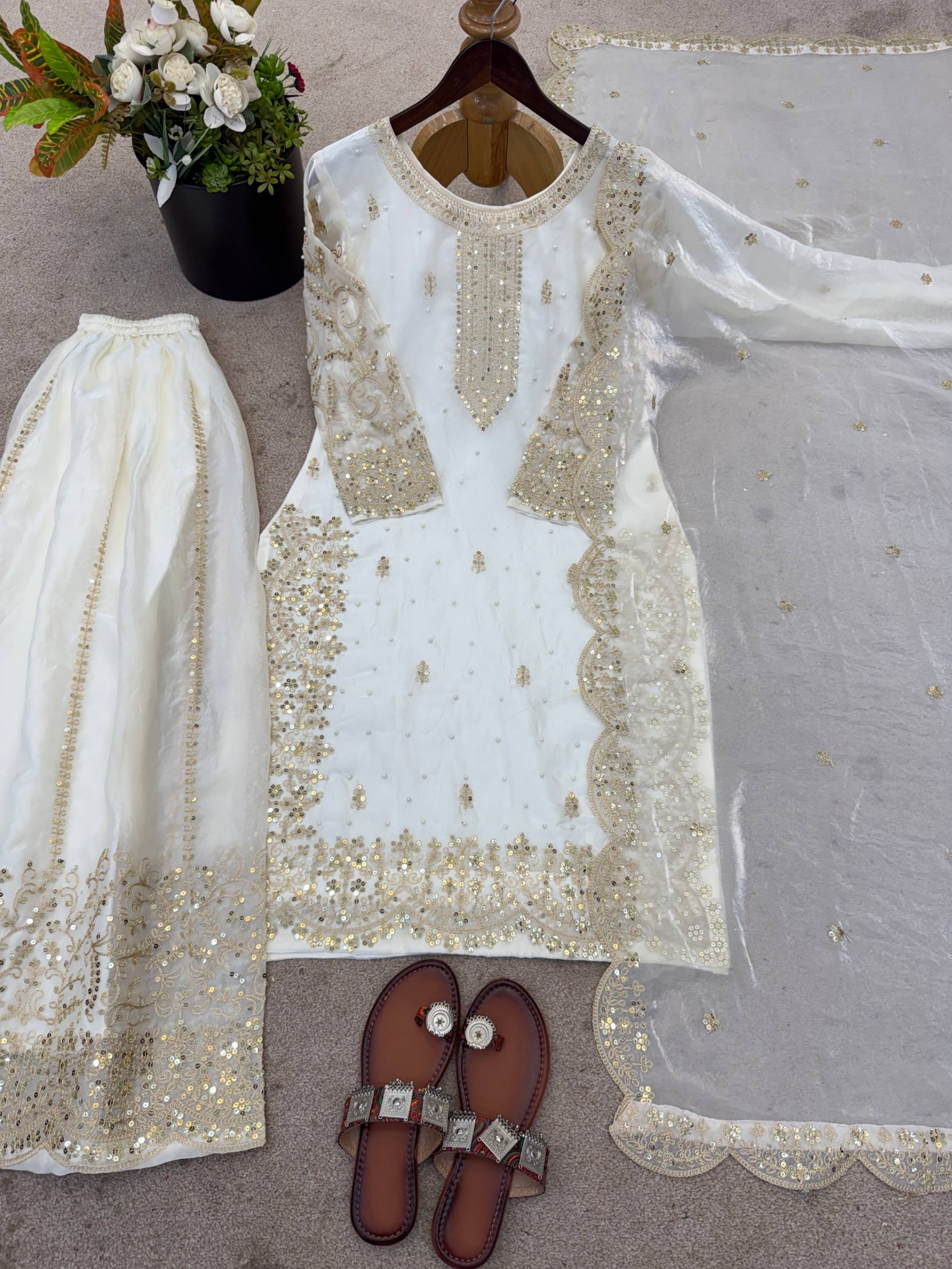  ZSR-3167 Premium Pakistani Salwar Suit for Women with Elegant Party Wear Look