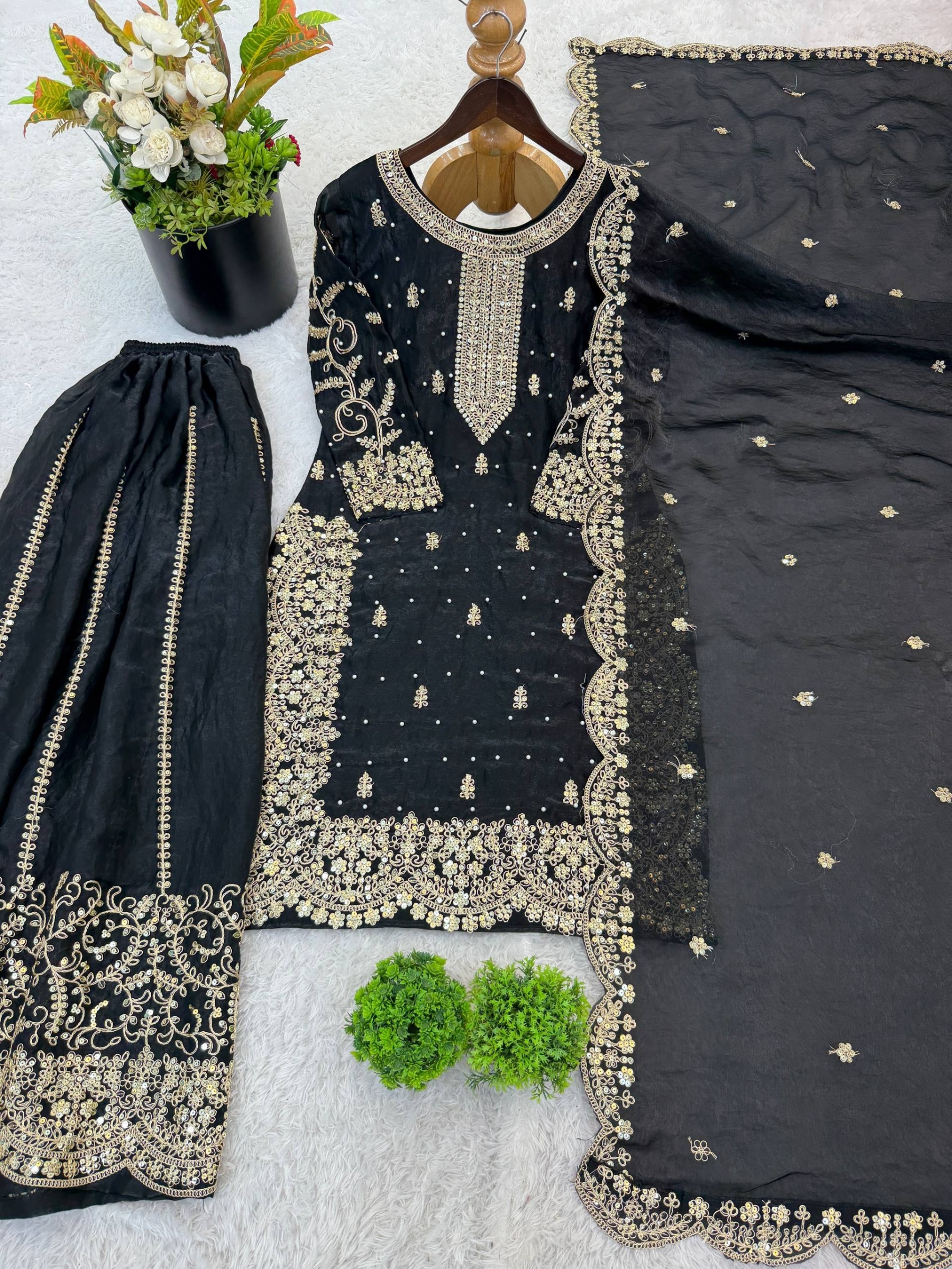  ZSR-3167 Premium Pakistani Salwar Suit for Women with Elegant Party Wear Look