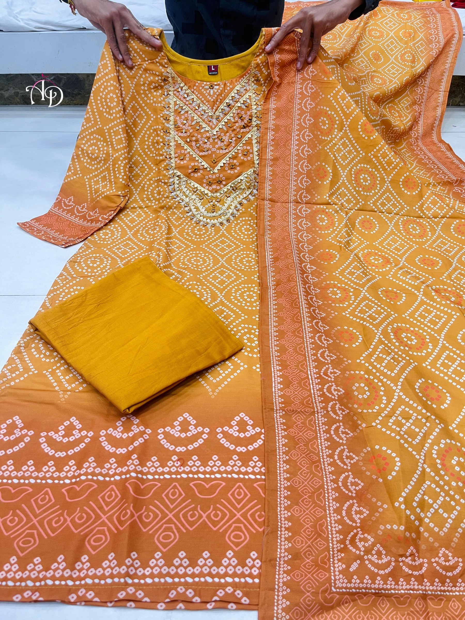 NEW ARRIVALS YELLOW COLOURS KURATI AND PENT WITH DUPATTA SET WITH COTTON PRINT FABRIC BEAUTIFUL LOOK