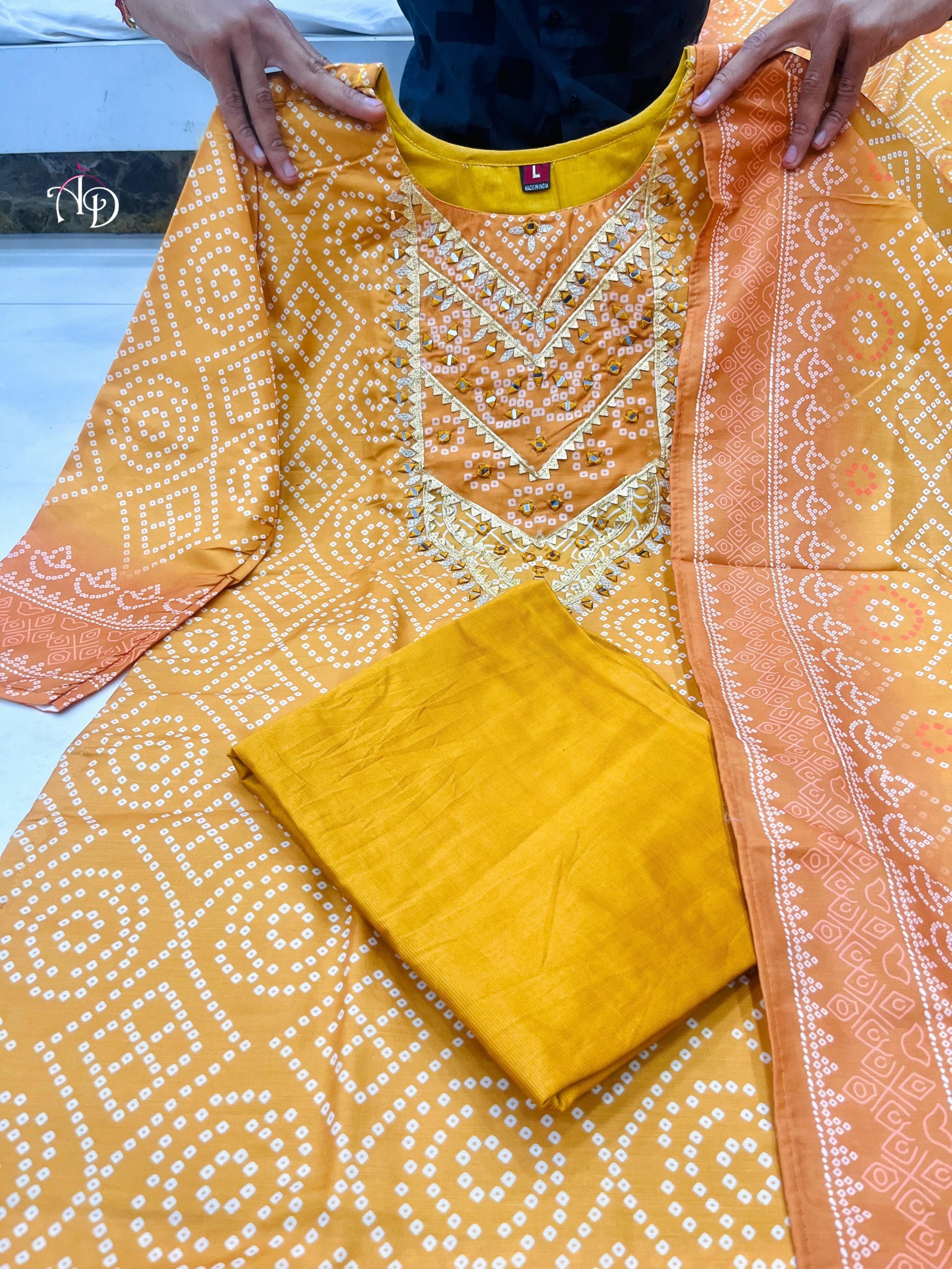 NEW ARRIVALS YELLOW COLOURS KURATI AND PENT WITH DUPATTA SET WITH COTTON PRINT FABRIC BEAUTIFUL LOOK