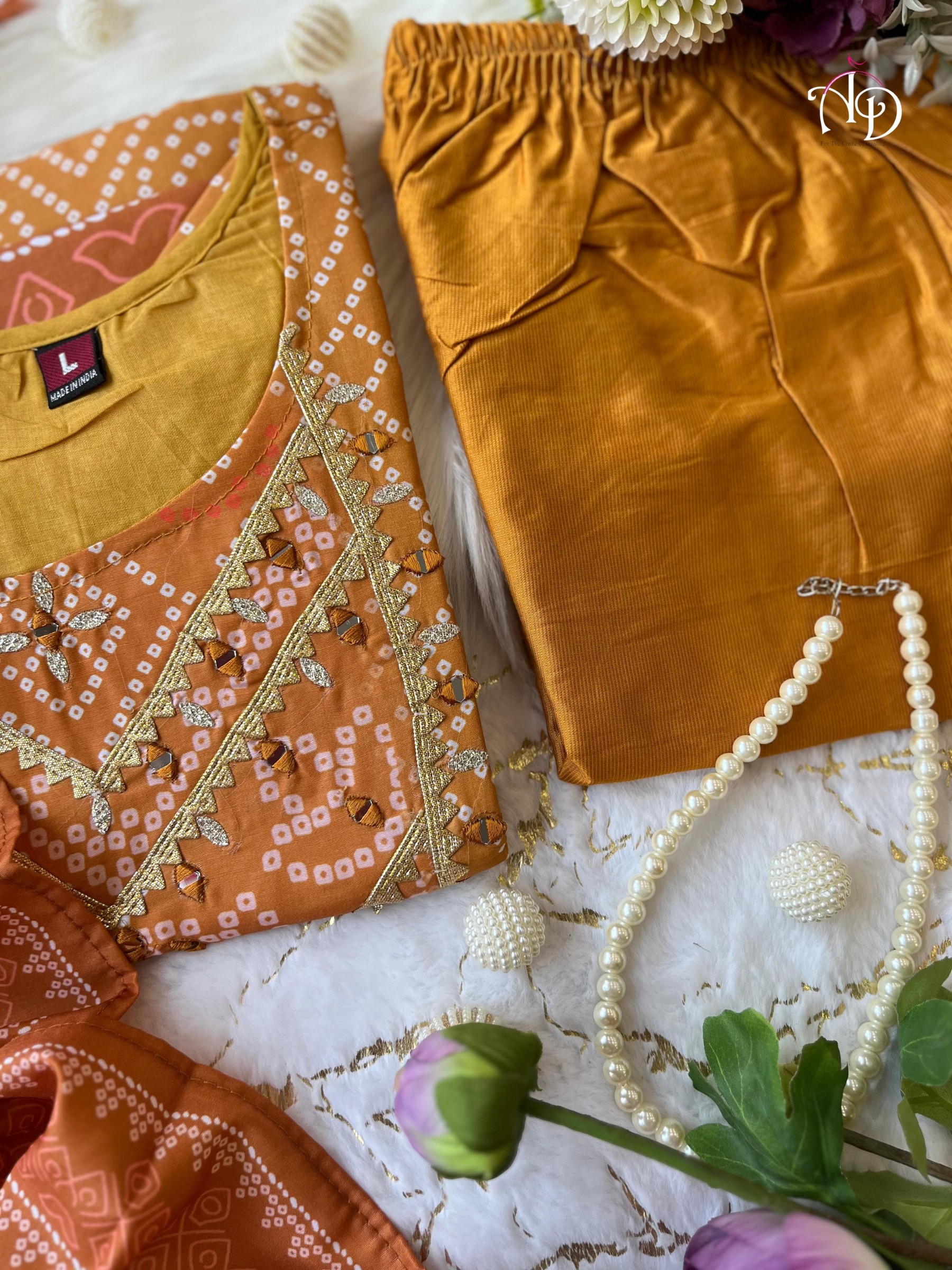 NEW ARRIVALS YELLOW COLOURS KURATI AND PENT WITH DUPATTA SET WITH COTTON PRINT FABRIC BEAUTIFUL LOOK