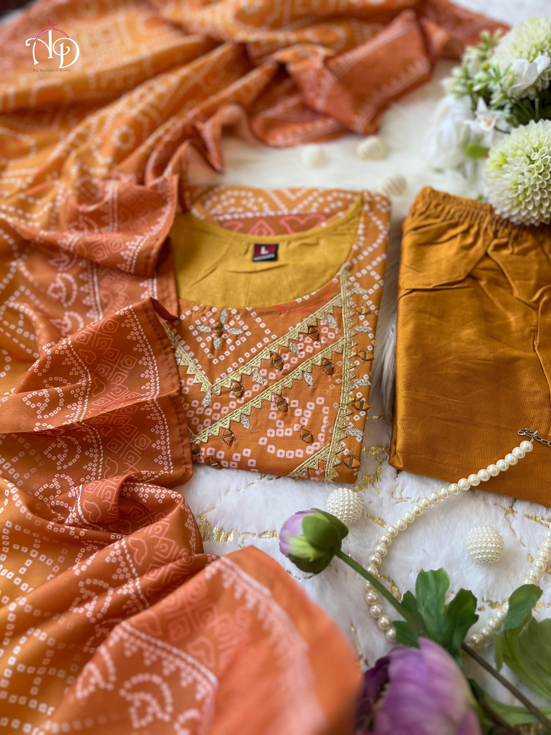 NEW ARRIVALS YELLOW COLOURS KURATI AND PENT WITH DUPATTA SET WITH COTTON PRINT FABRIC BEAUTIFUL LOOK