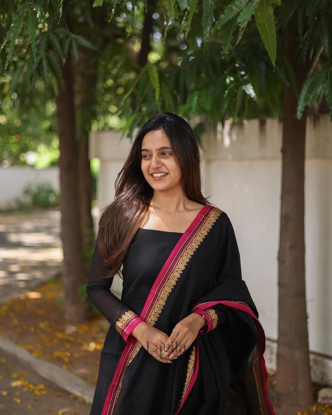 NEW ARIVELLS BLACK BUNNY KURATI AND PENT WITH DUPATTA SET