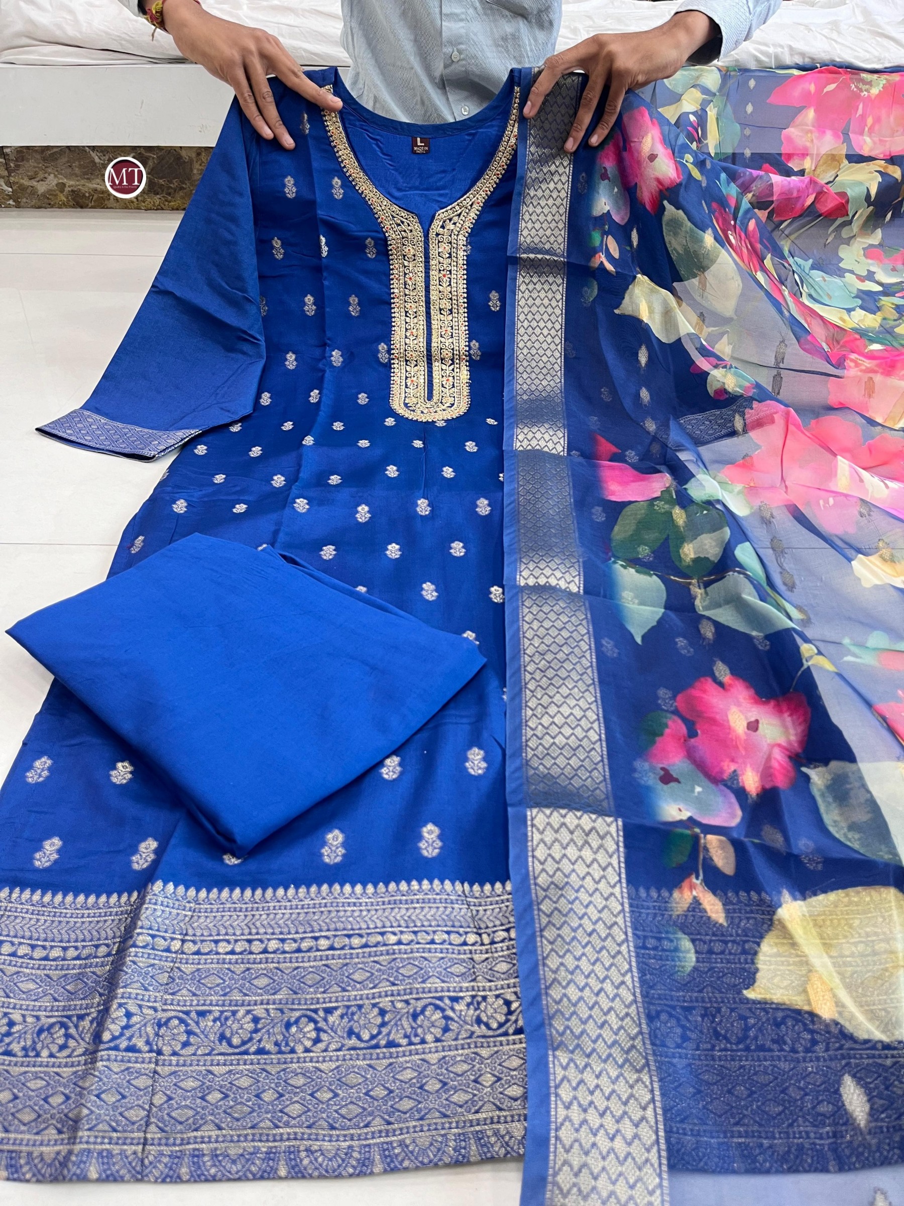NEW BANARASI COTTON SILK BLUE BATIK KURATI AND PENT WITH DUPATTA SET