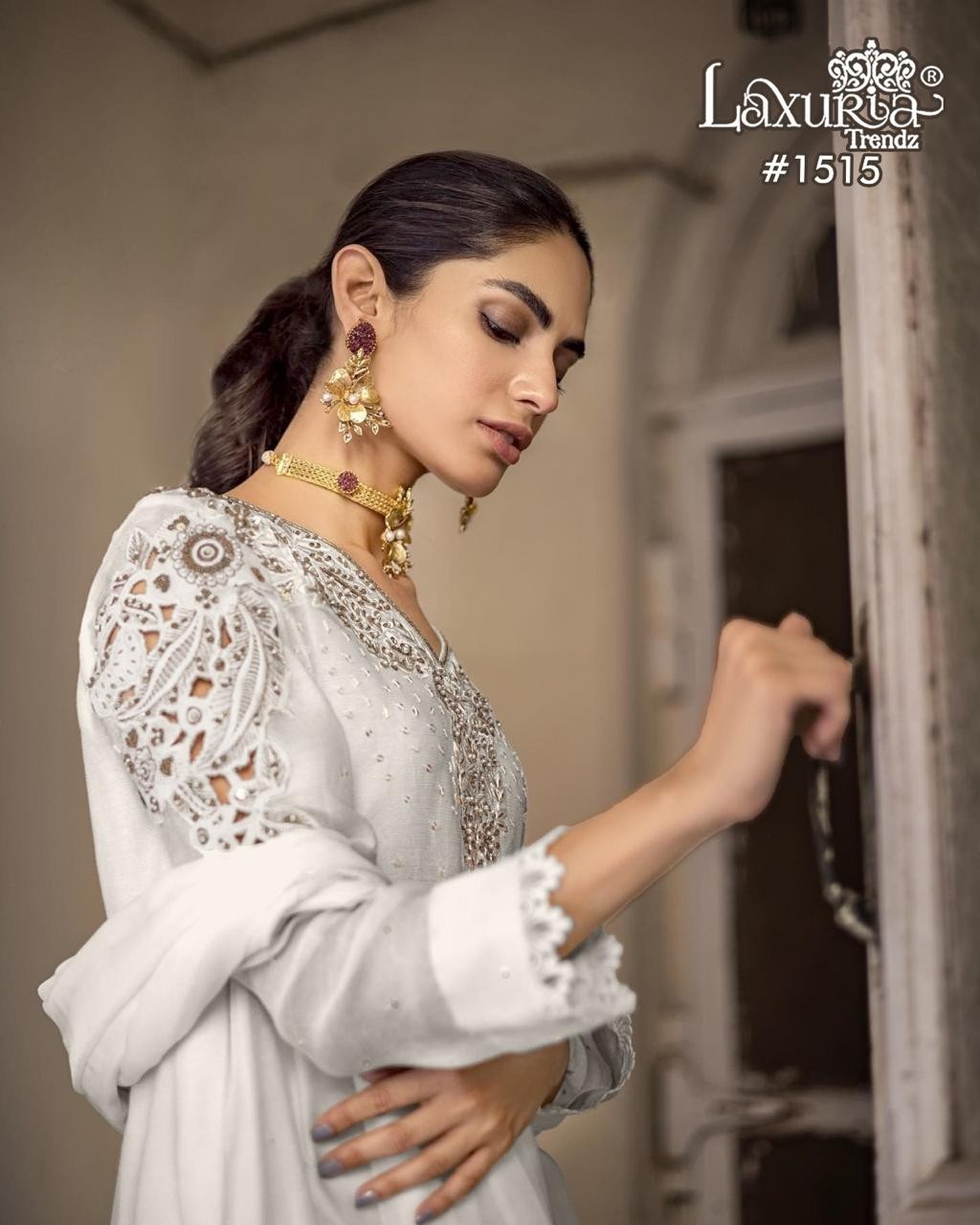 LAXURIA TRANDZ PRESENTING NEW COLLETION 1515 PAKISTANI READY MADE SUIT