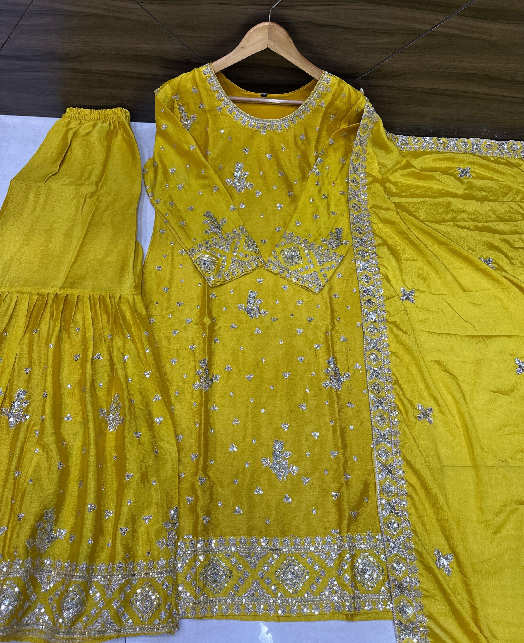 NEW DESIGNER PARTY WEAR TOP AND PALZZO SALWAR SUIT 