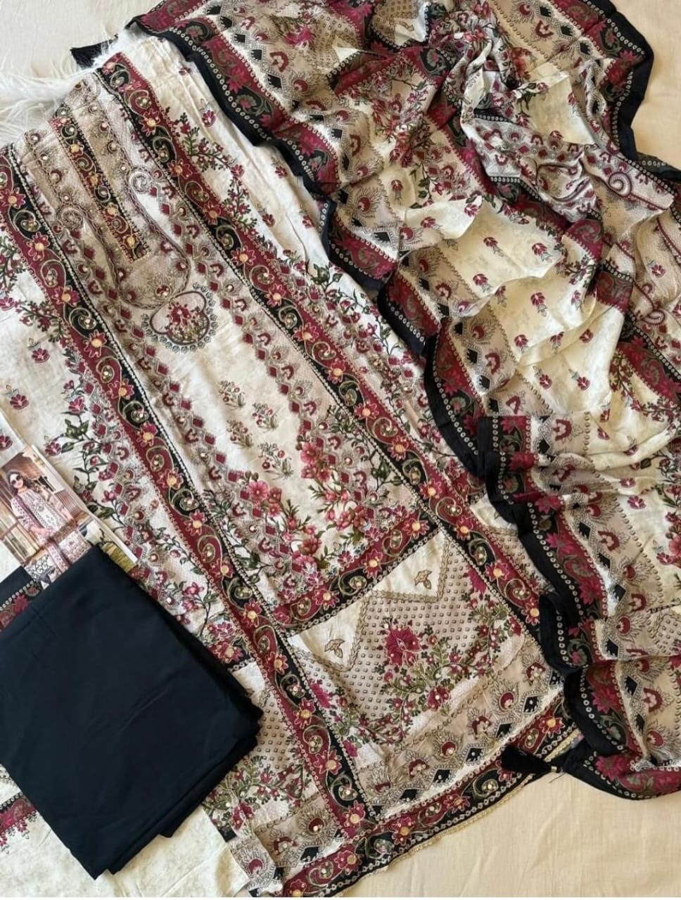 SHREE FABS KT 125 PAKISTANI MUSLIN PRINT WITH AARI AND HAND WORK SALWAR SUIT