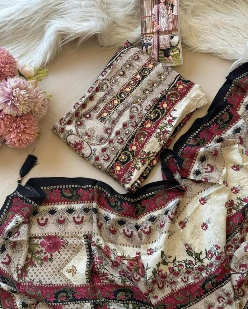 SHREE FABS KT 125 PAKISTANI MUSLIN PRINT WITH AARI AND HAND WORK SALWAR SUIT