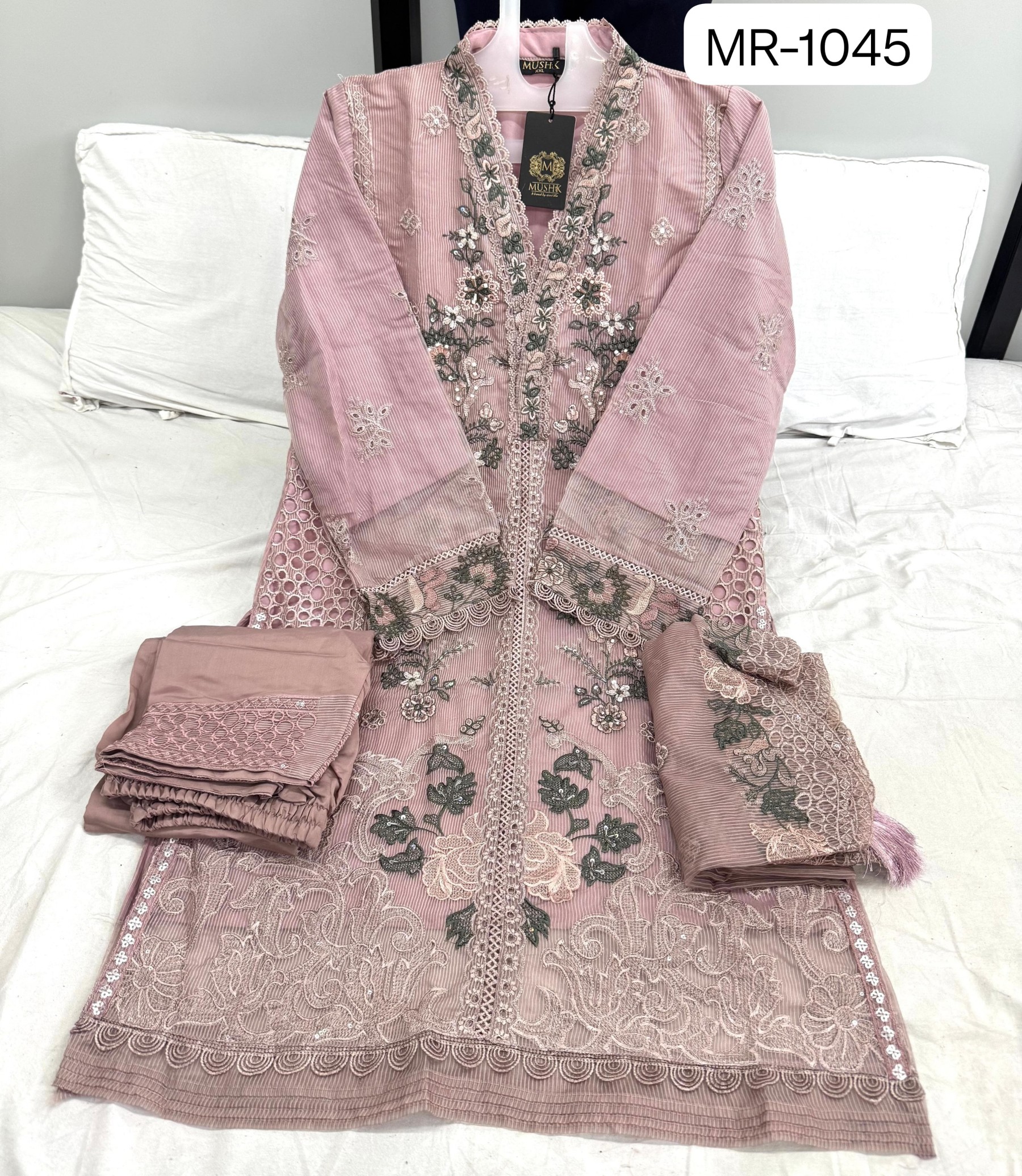  MUSHK MR 1045 PAKISTANI READY MADE EID COLLETION SUIT