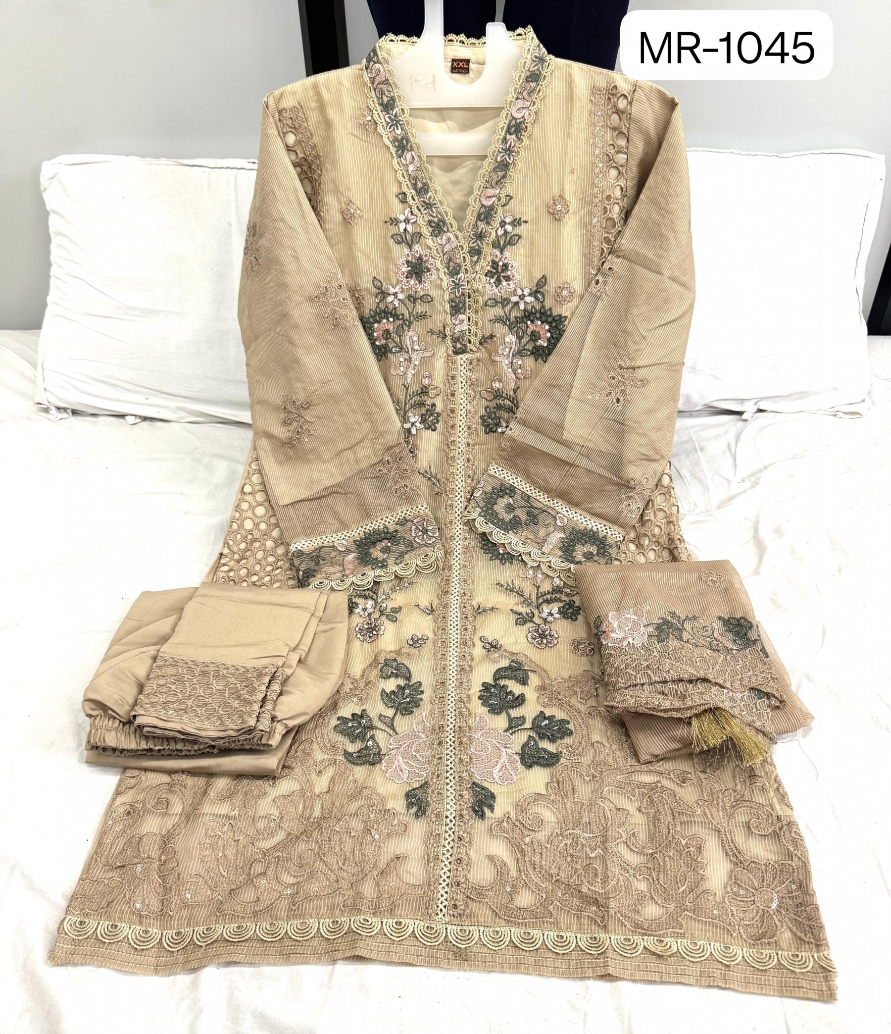  MUSHK MR 1045 PAKISTANI READY MADE EID COLLETION SUIT
