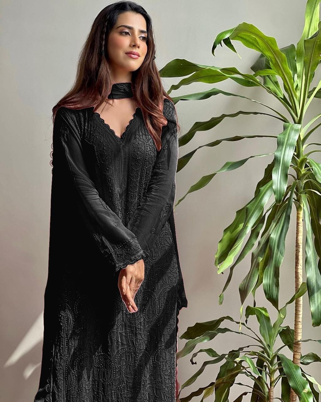 BE 1121 PAKISTANI CHIKANKARI WORK READYMADE 3 PCS SALWAR SUIT