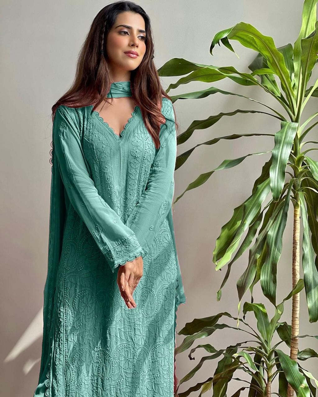 BE 1121 PAKISTANI CHIKANKARI WORK READYMADE 3 PCS SALWAR SUIT