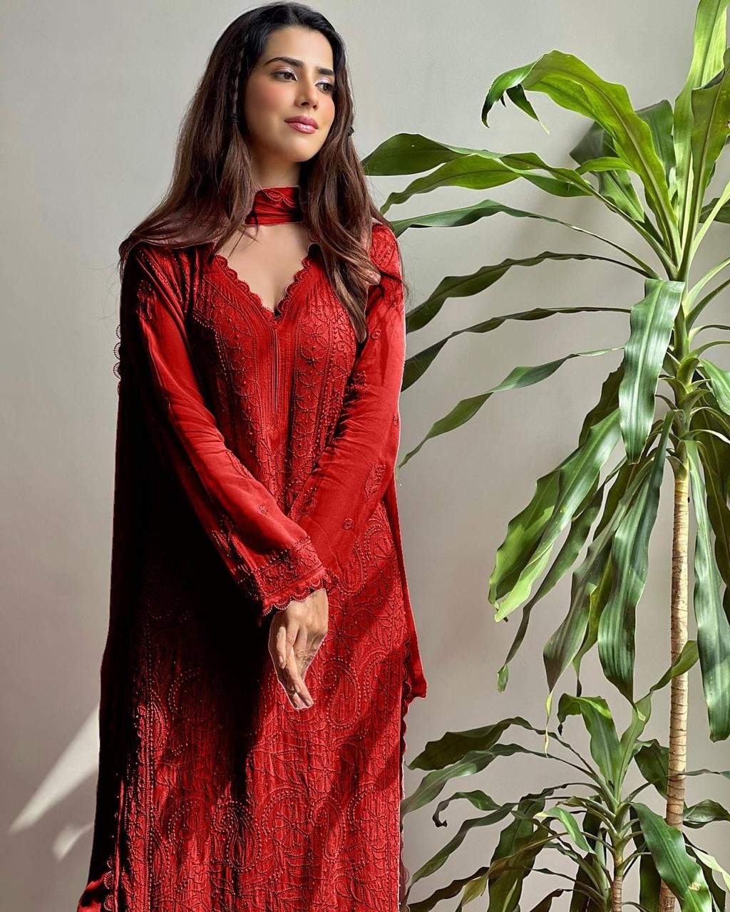 BE 1121 PAKISTANI CHIKANKARI WORK READYMADE 3 PCS SALWAR SUIT