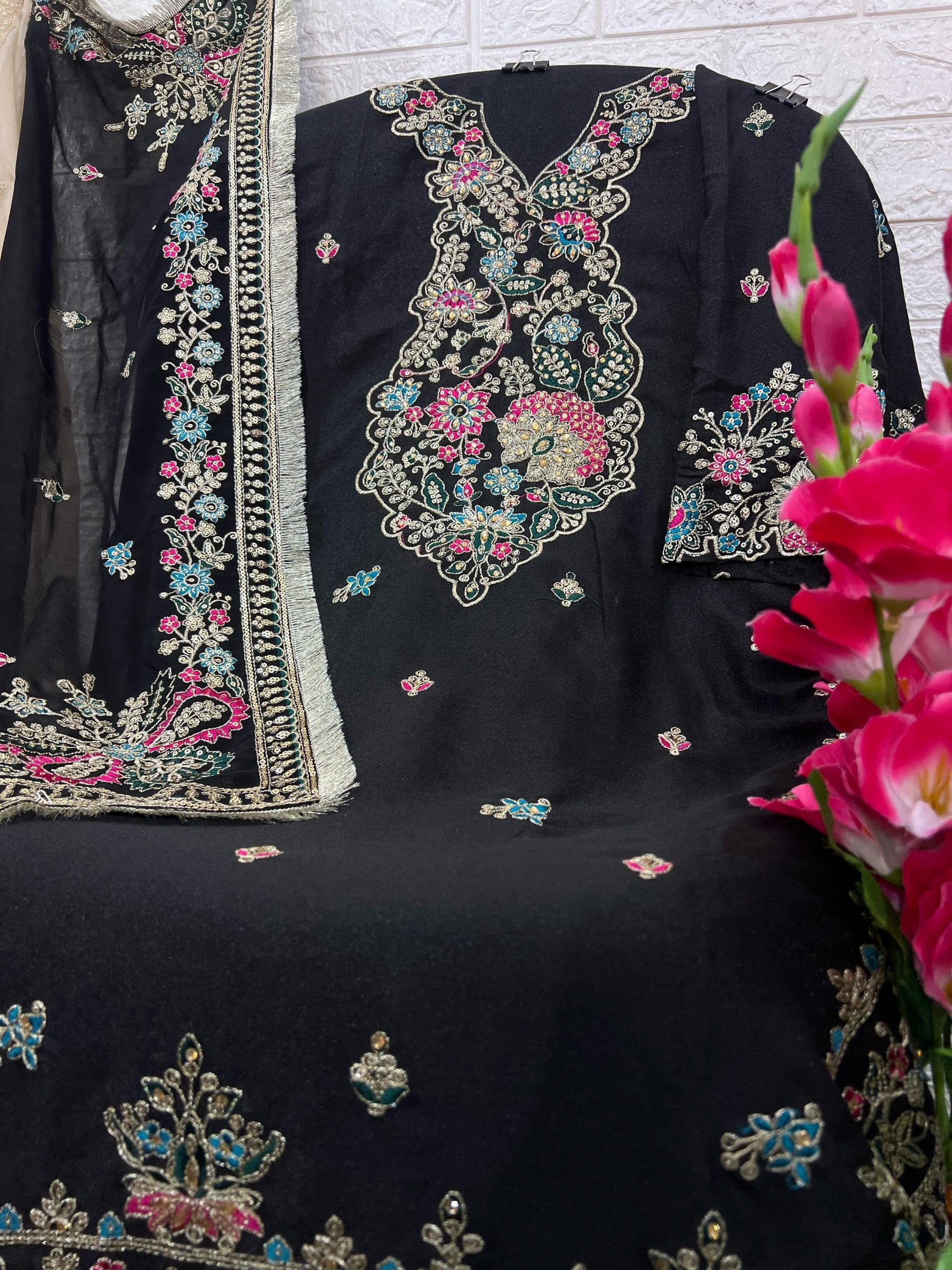 HUSN E JAAN :M 1048 PAKISTANI BLACKPARTY WEAR SALWAR SUIT 