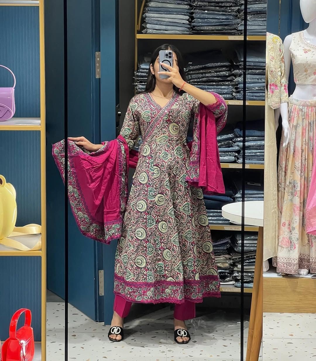 NEW STYLISH ANARKALI KURATI SET