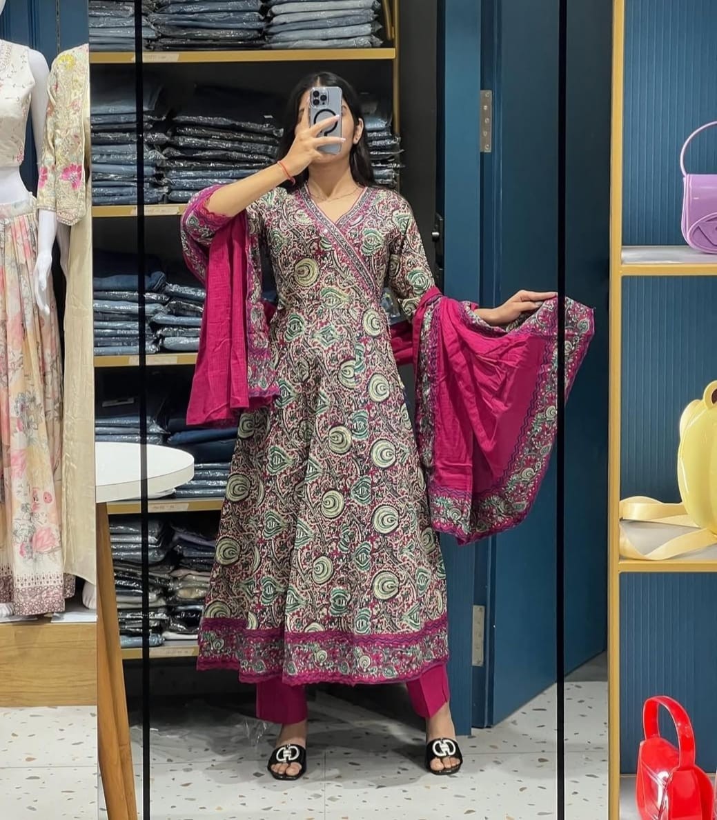 NEW STYLISH ANARKALI KURATI SET