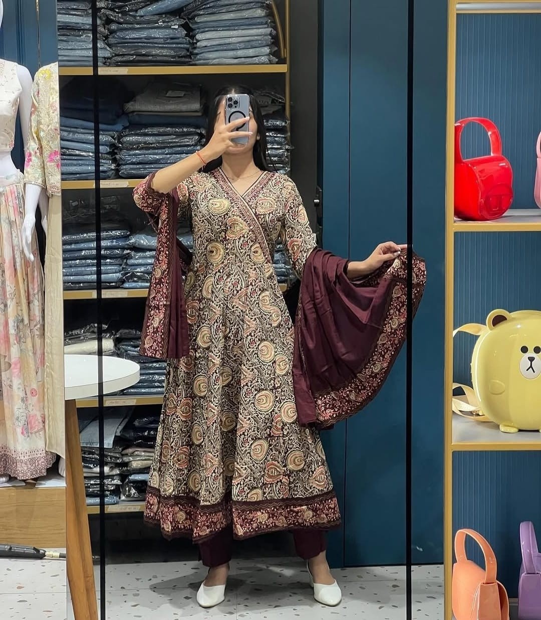 NEW STYLISH ANARKALI KURATI SET