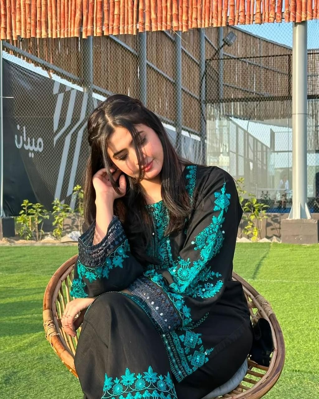 DD 1002 PAKISTANI BLACK COLOUR SUITS ONLINE 
