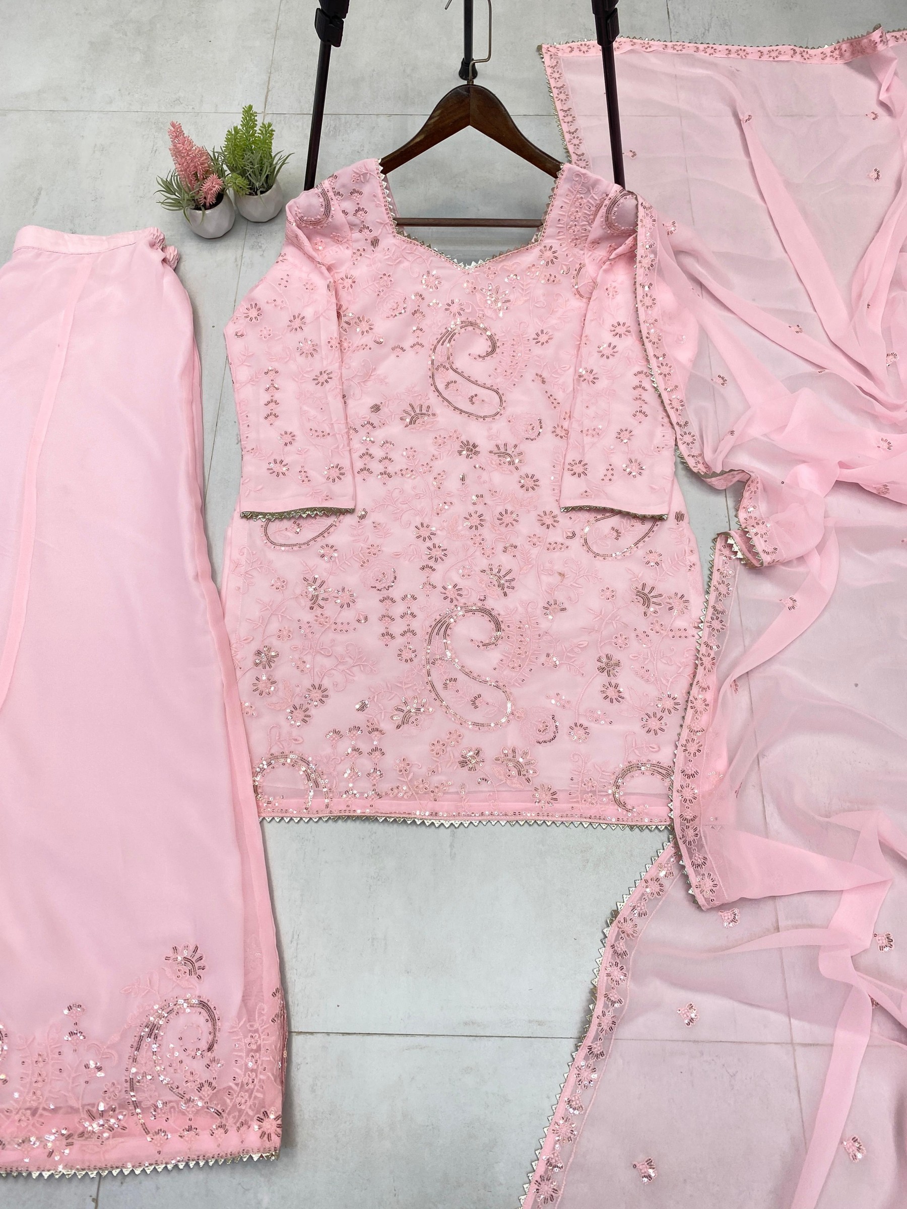 LG 1979 STYLISH PALAZZO SUITS ONLINE 