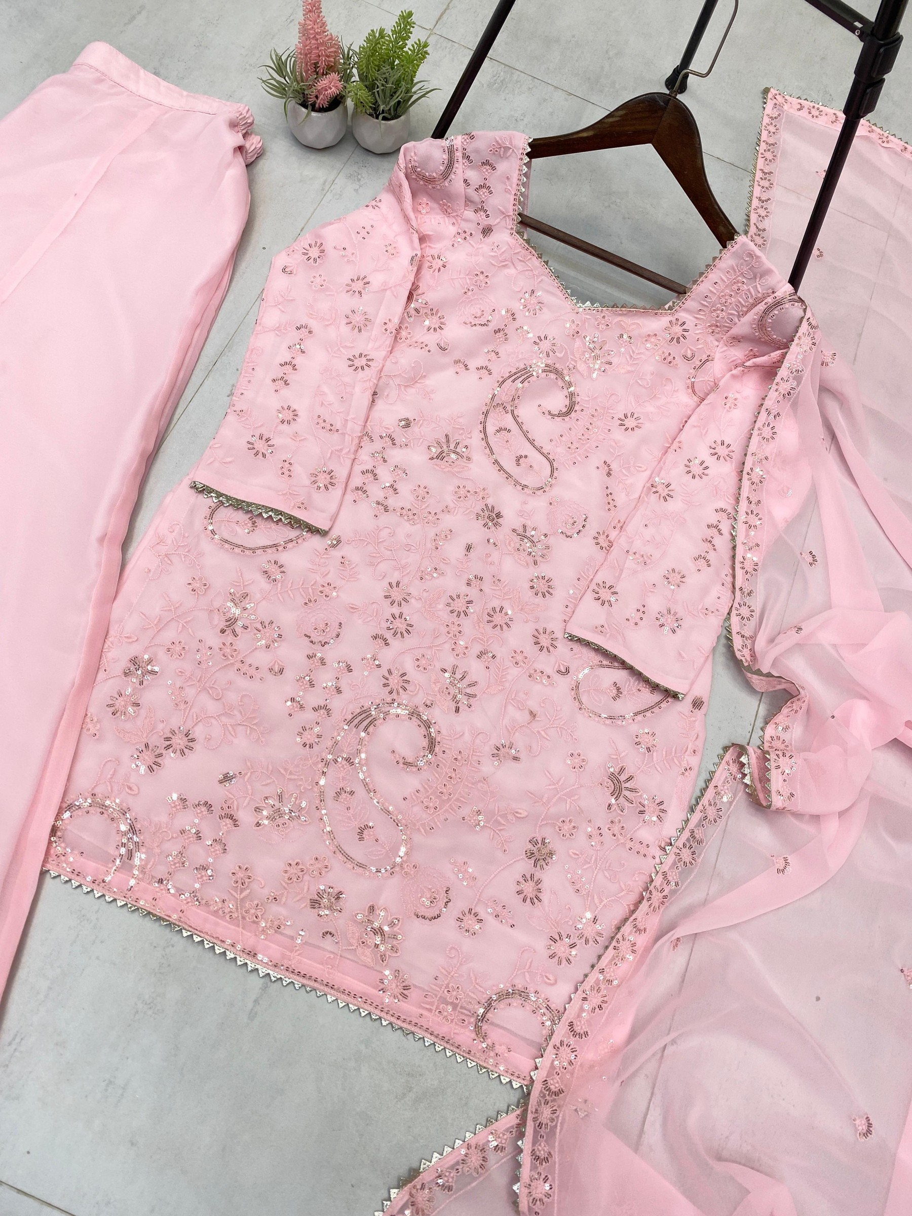 LG 1979 STYLISH PALAZZO SUITS ONLINE 