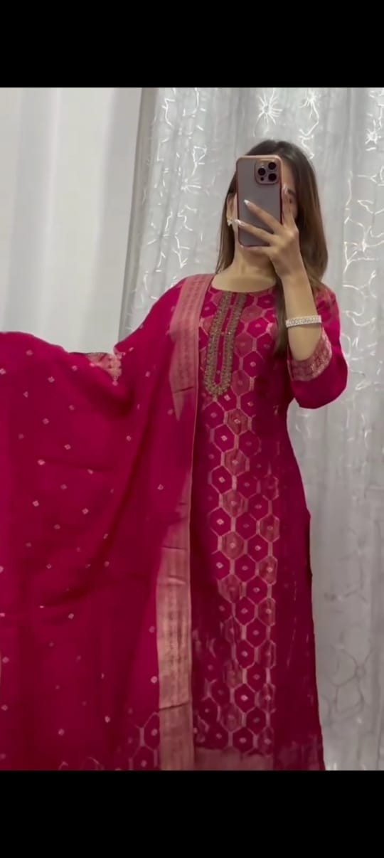 MT 1001 DESIGNER BANARASI KURATIS SET