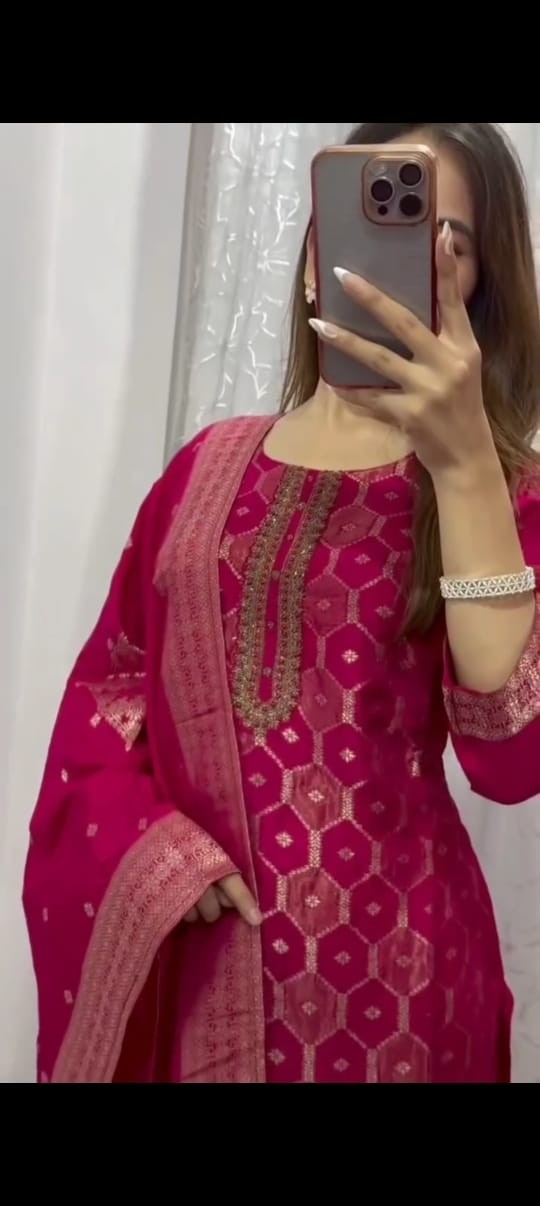 MT 1001 DESIGNER BANARASI KURATIS SET