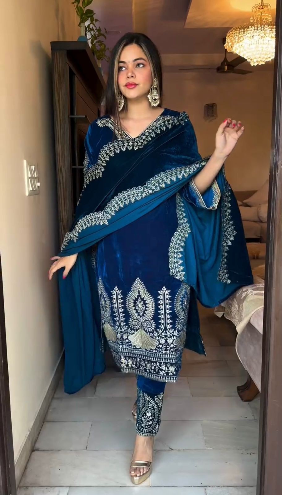 SRK 5110 PAKISTANI VELVET SUIT FOR WOMAN