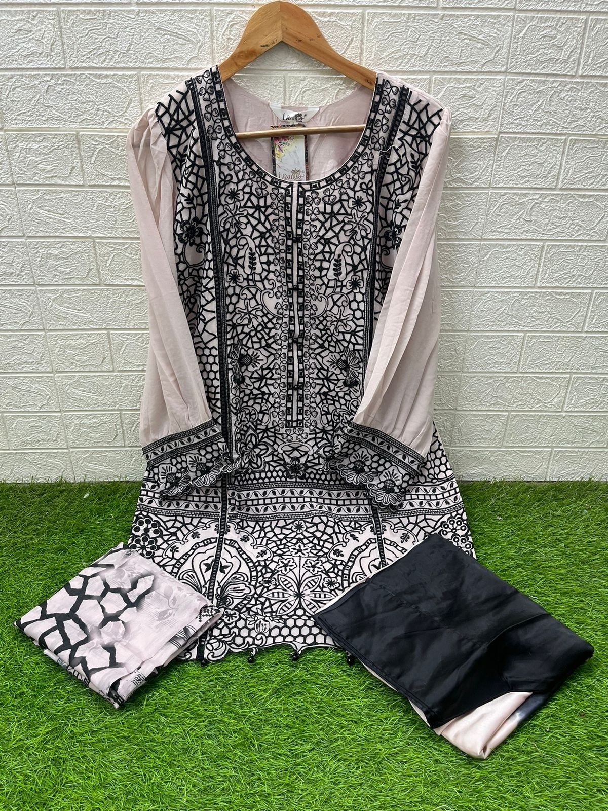  Laxuria Trendz 1582 Pakistani Embroidery Ready Made Suits