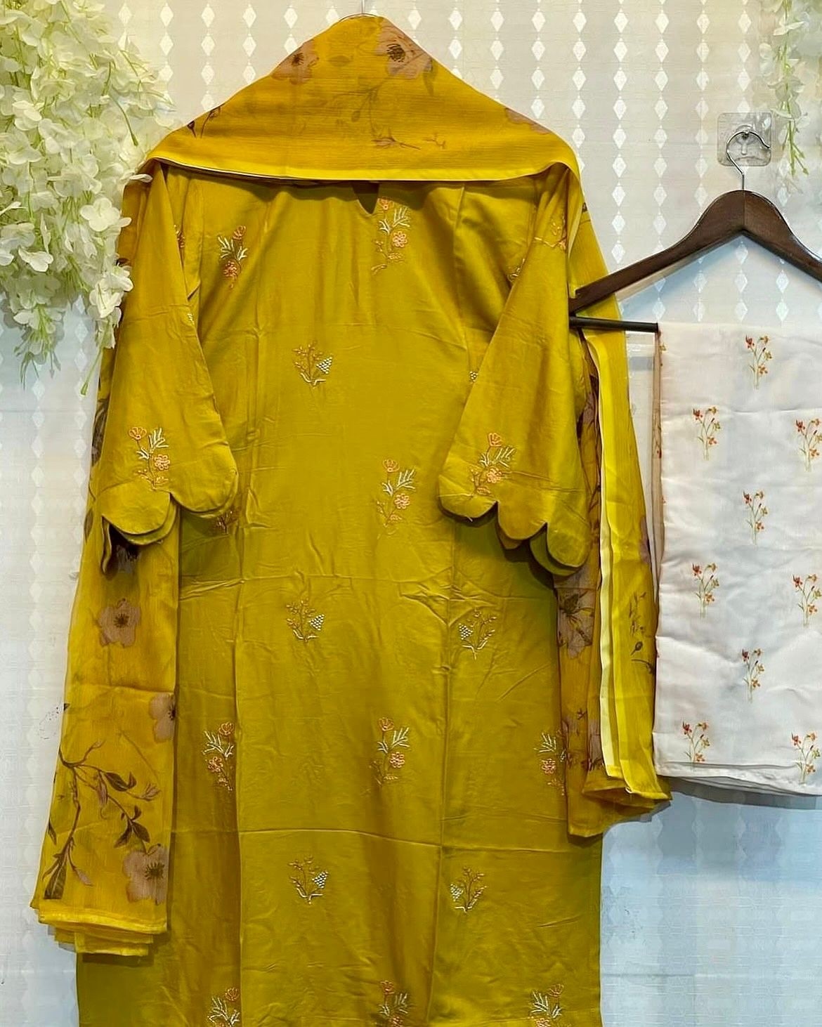 VS FASHION 12009 PAKISTANI READYMADE SUITS