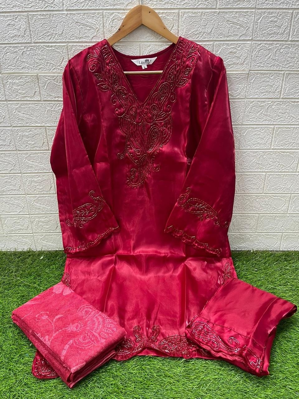 LAXURIA TRANDZ 1589 PAKISTANI READYMADE SUITS WHOLESALES 