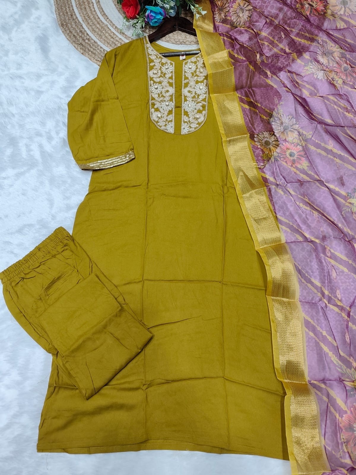 Y 2012 PARTY WEAR KURATI SET FOR WHOLESALES