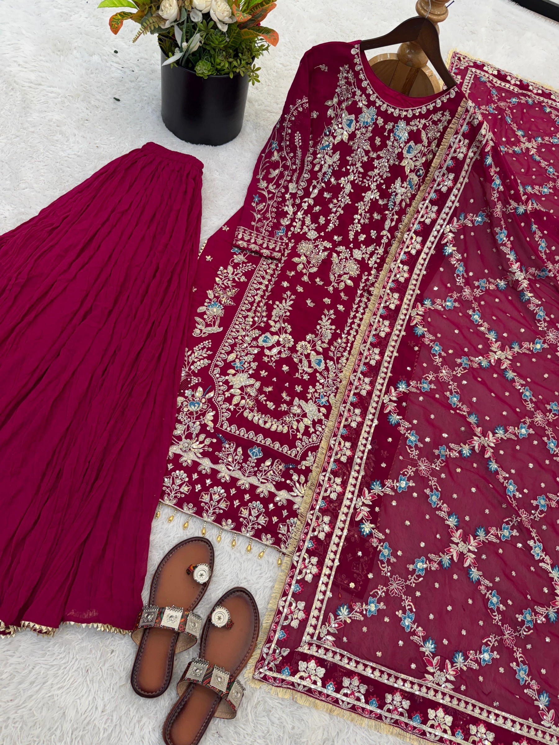 Srk 5333 ladies suit for party wear