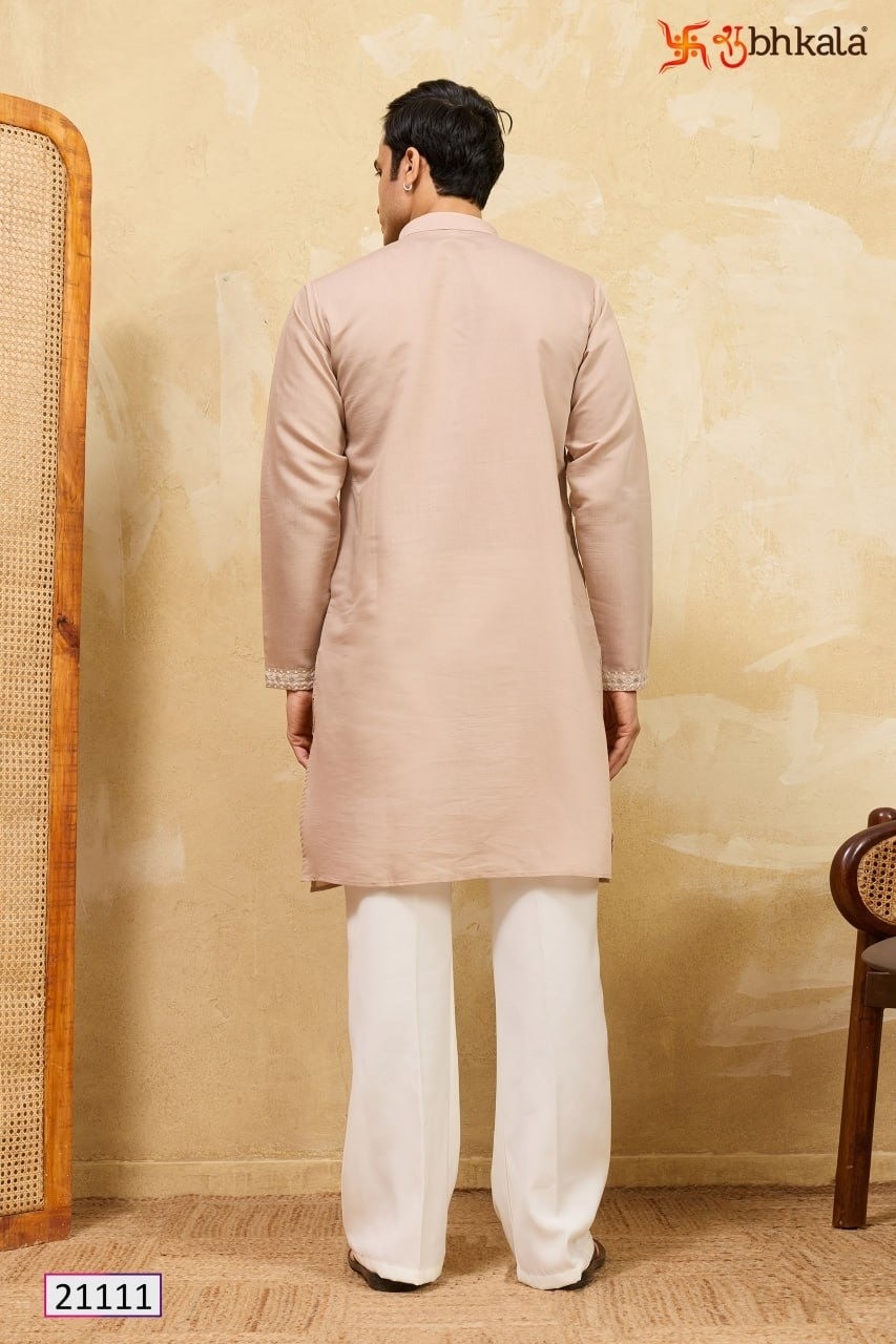 Royal Mauve Kurta Set: Soft Silk Blend with Floral Pattern Embroidery & Mandarin Collar Festive Style