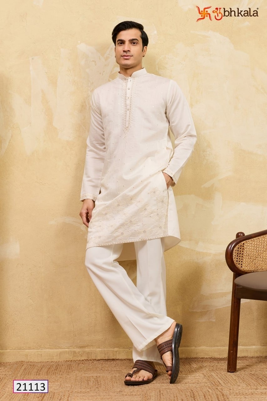 Royal Mauve Kurta Set: Soft Silk Blend with Floral Pattern Embroidery & Mandarin Collar Festive Style