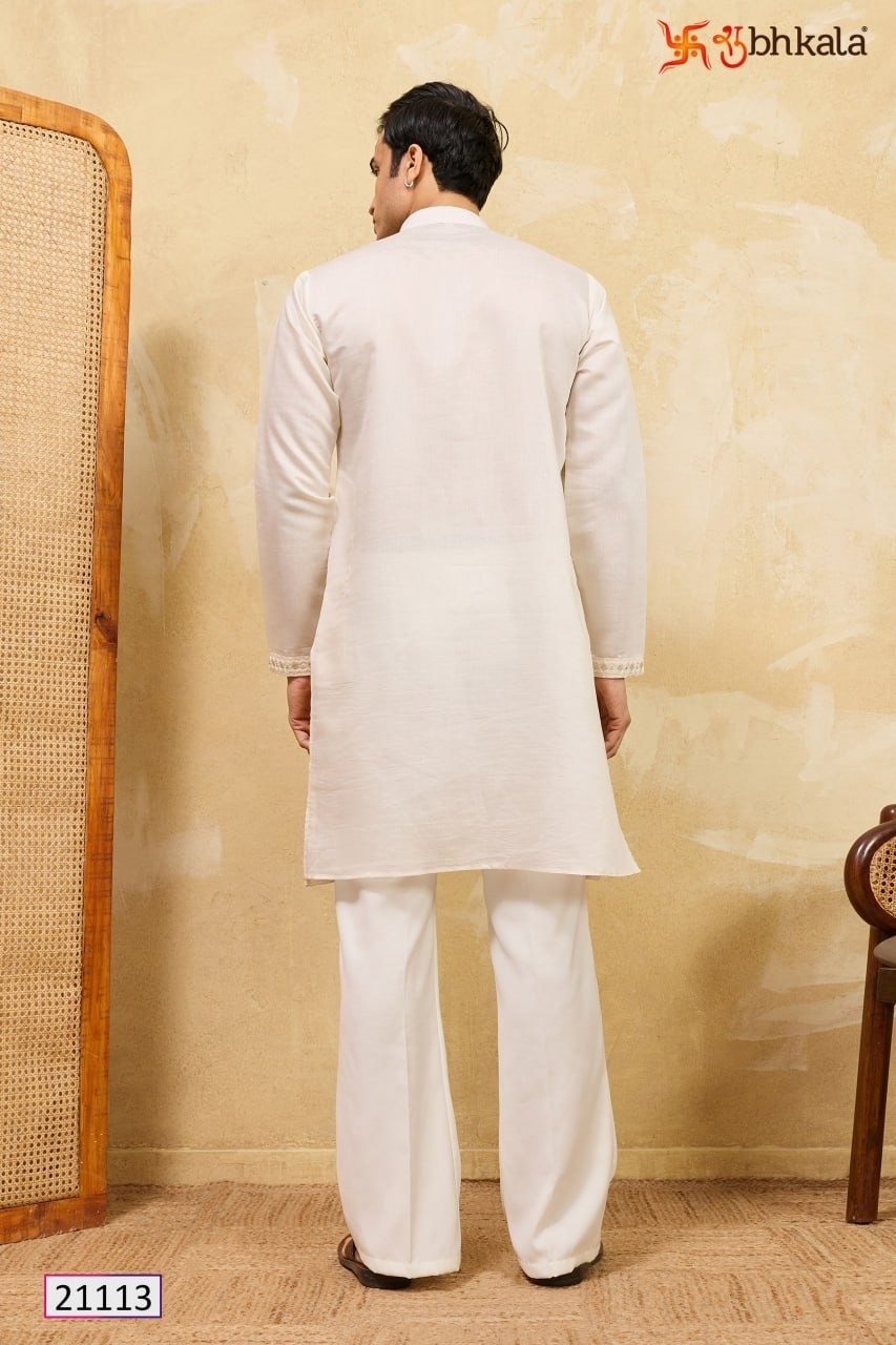 Royal Mauve Kurta Set: Soft Silk Blend with Floral Pattern Embroidery & Mandarin Collar Festive Style