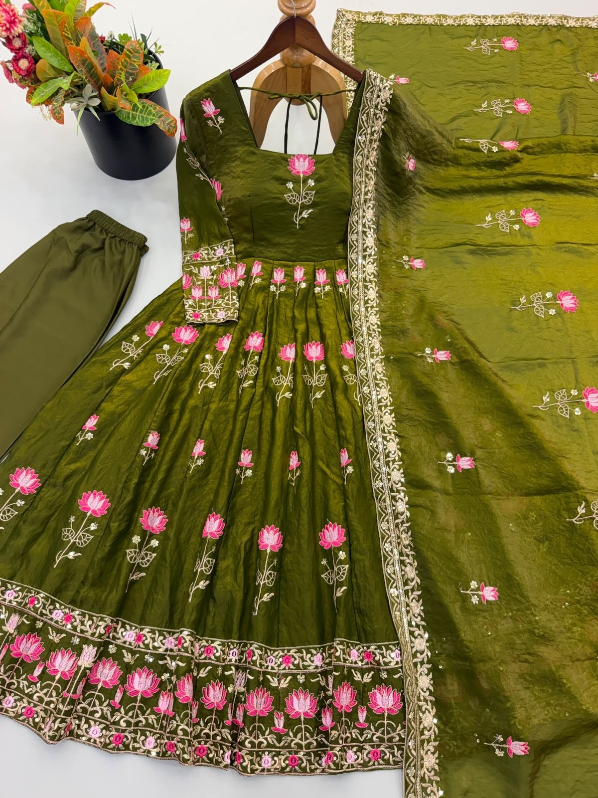 SR 1724 TRANDIG GOWN WHOLESALE 