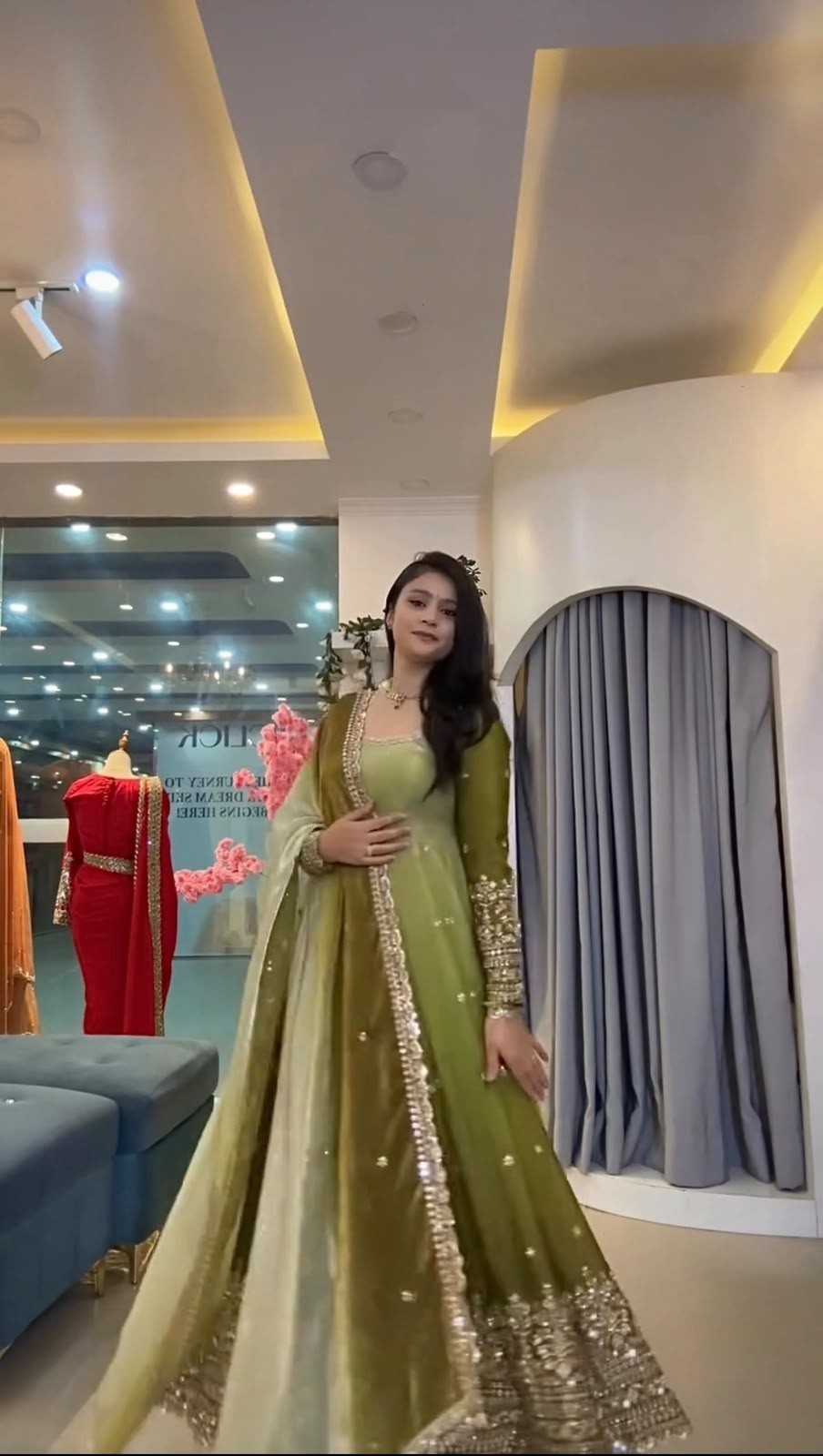 SR 1725 PARTY WEAR GOWN MANUFACTURERS 