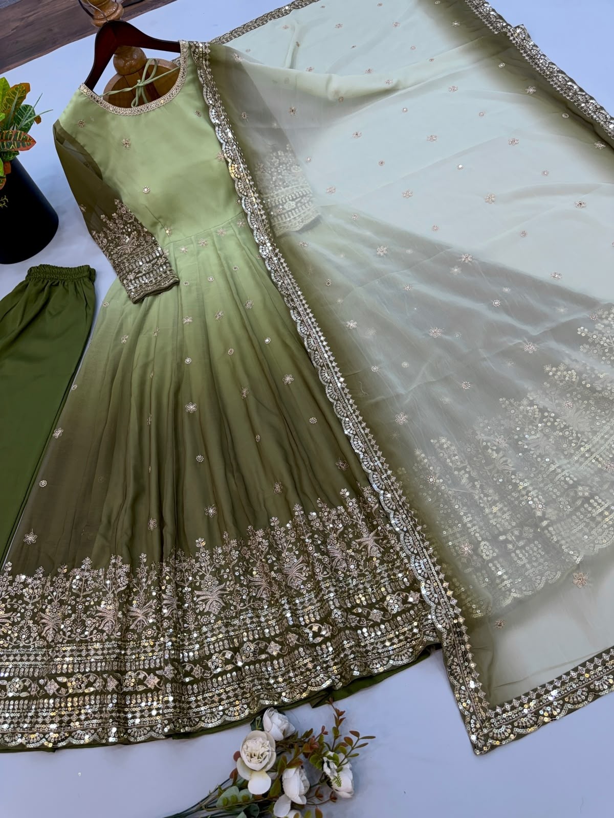 SR 1725 PARTY WEAR GOWN MANUFACTURERS 