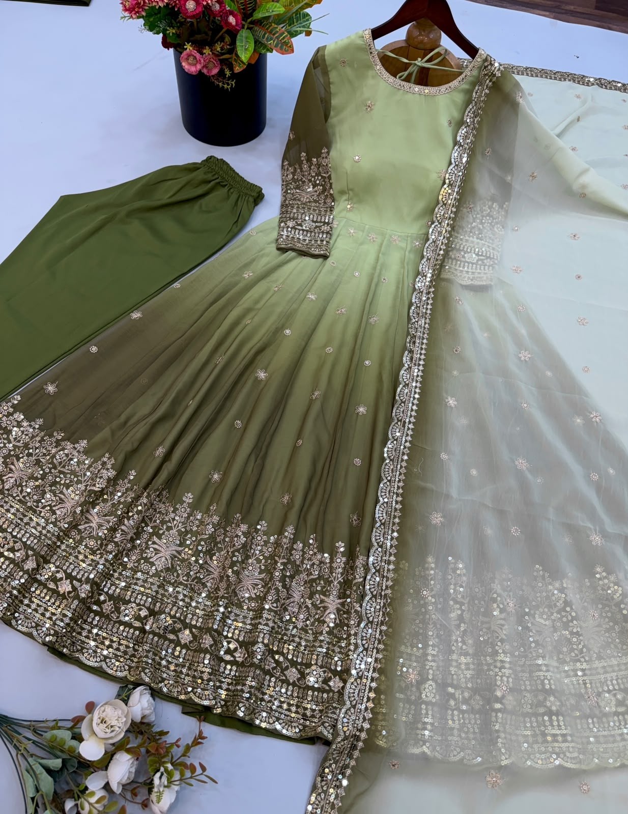 SR 1725 PARTY WEAR GOWN MANUFACTURERS 
