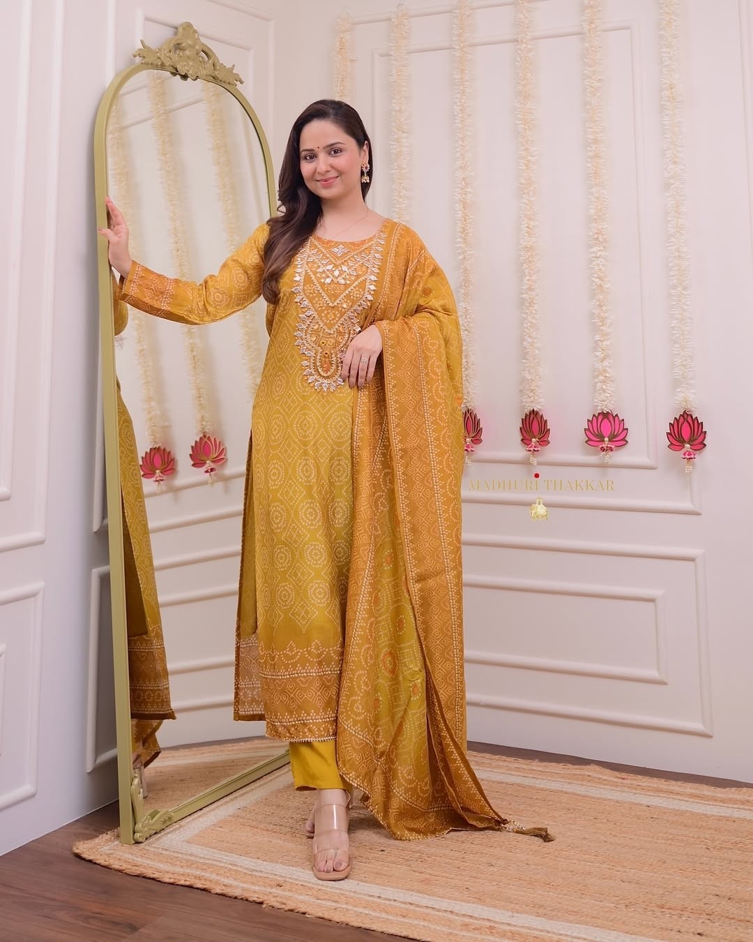 NEW ARRIVALS YELLOW COLOURS KURATI AND PENT WITH DUPATTA SET WITH COTTON PRINT FABRIC BEAUTIFUL LOOK