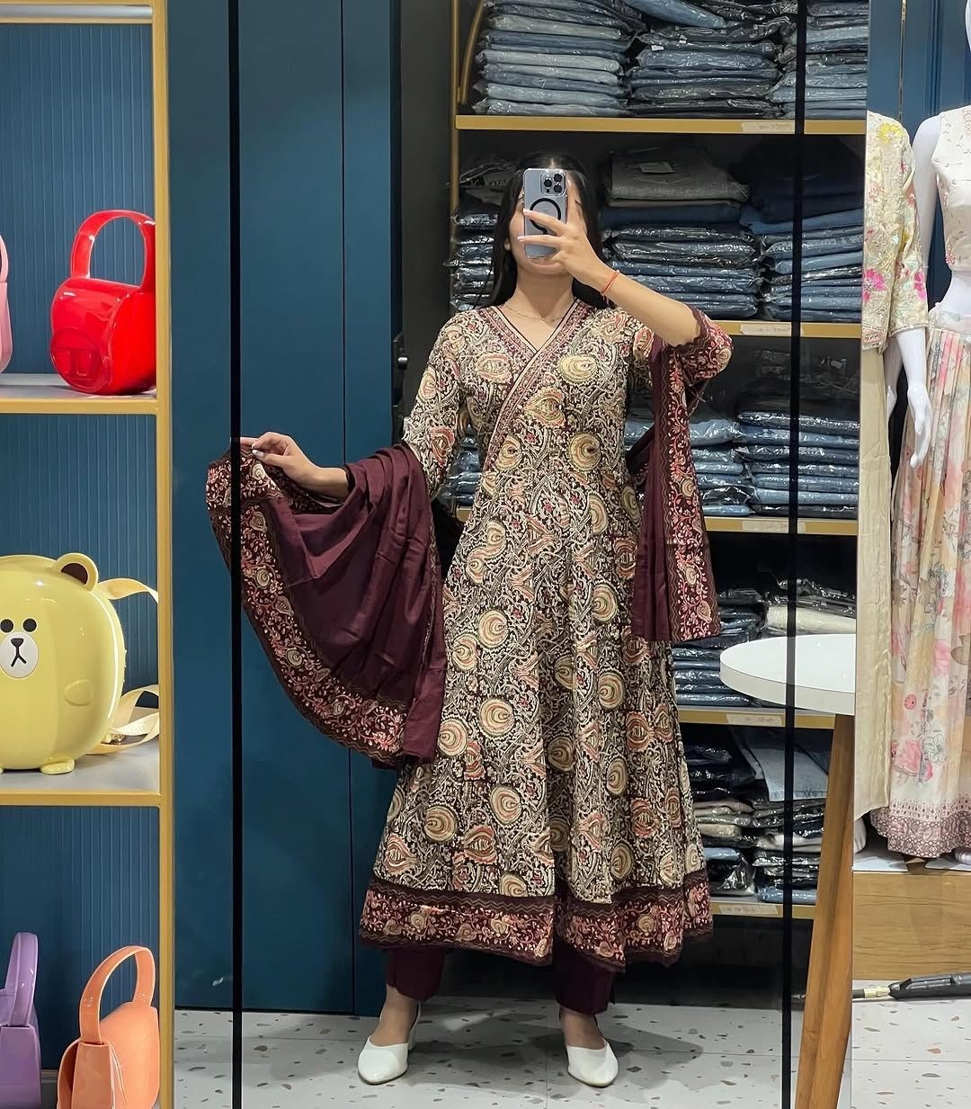 NEW STYLISH ANARKALI KURATI SET